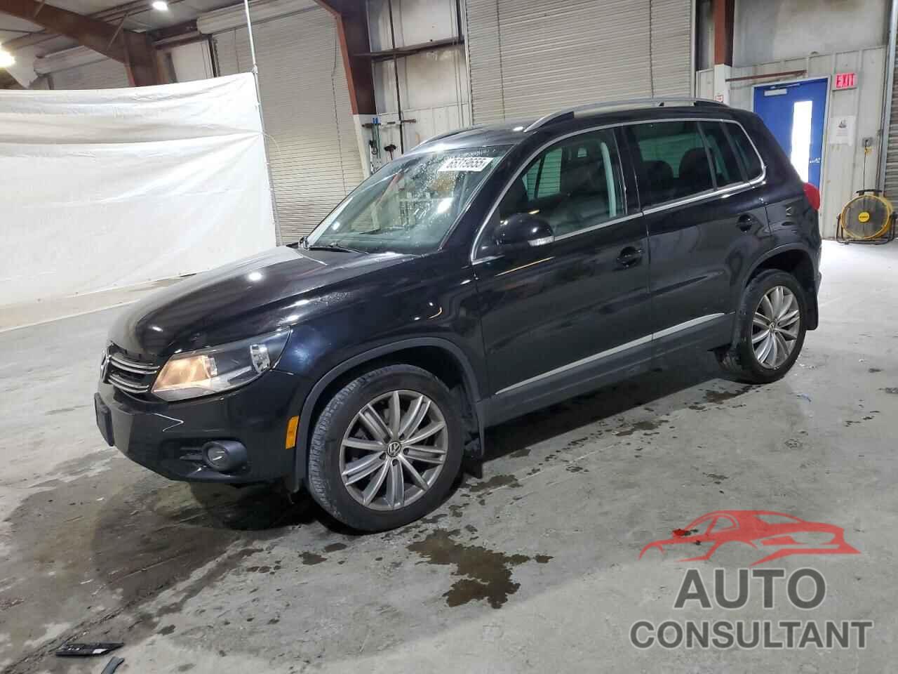 VOLKSWAGEN TIGUAN 2015 - WVGBV7AX9FW508290