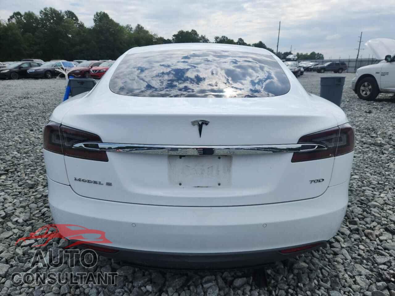 TESLA MODEL S 2015 - 5YJSA1S21FF082745
