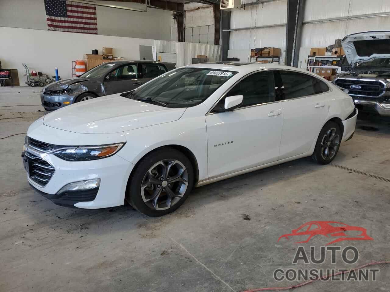 CHEVROLET MALIBU 2021 - 1G1ZD5ST2MF076525