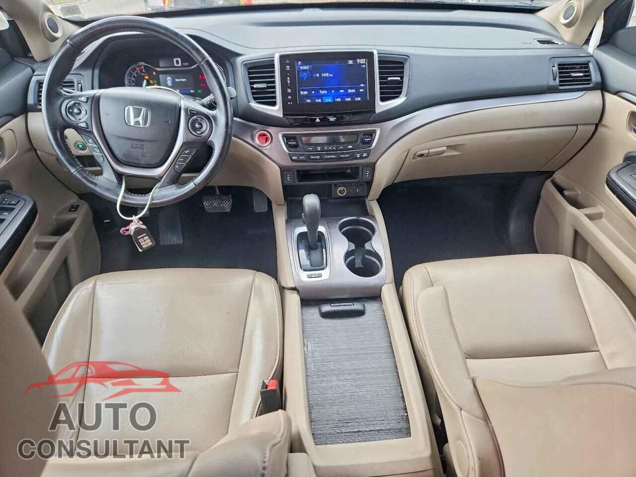 HONDA PILOT 2017 - 5FNYF6H52HB031588