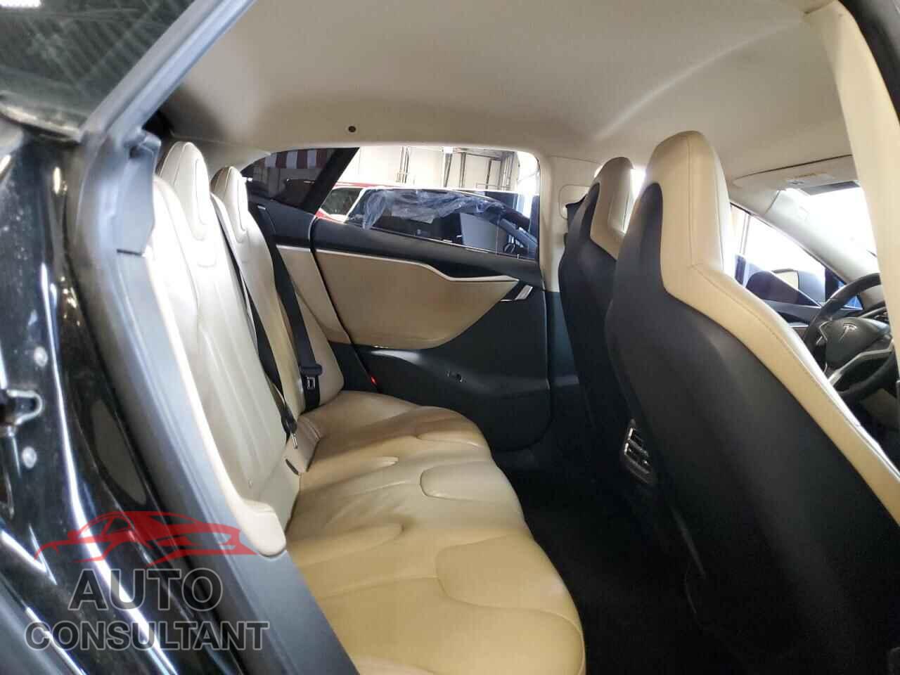 TESLA MODEL S 2013 - 5YJSA1AG4DFP07567