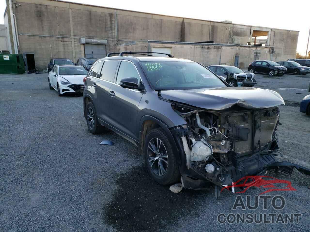 TOYOTA HIGHLANDER 2018 - 5TDBZRFH0JS881460