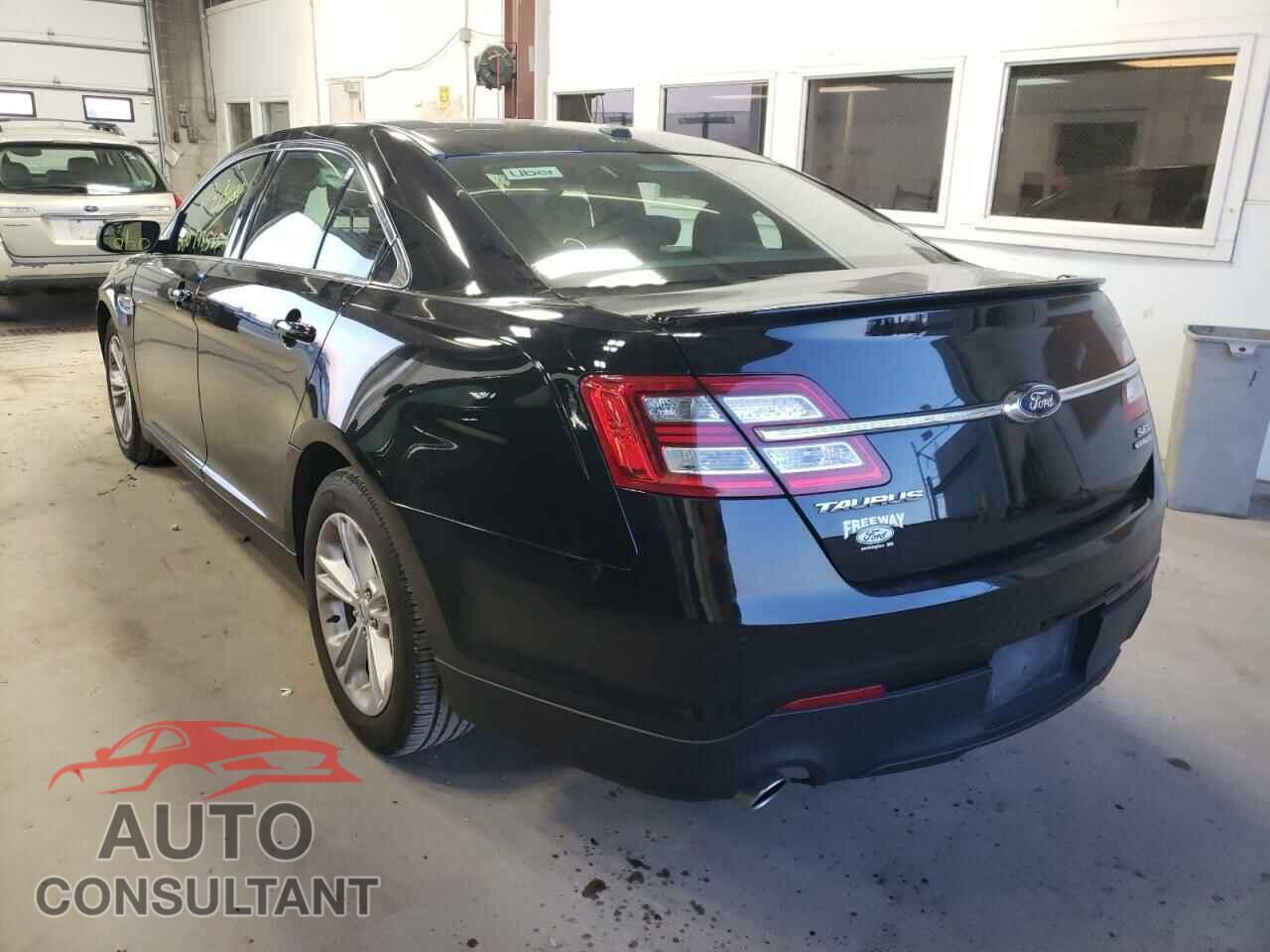 FORD TAURUS 2018 - 1FAHP2E86JG115063