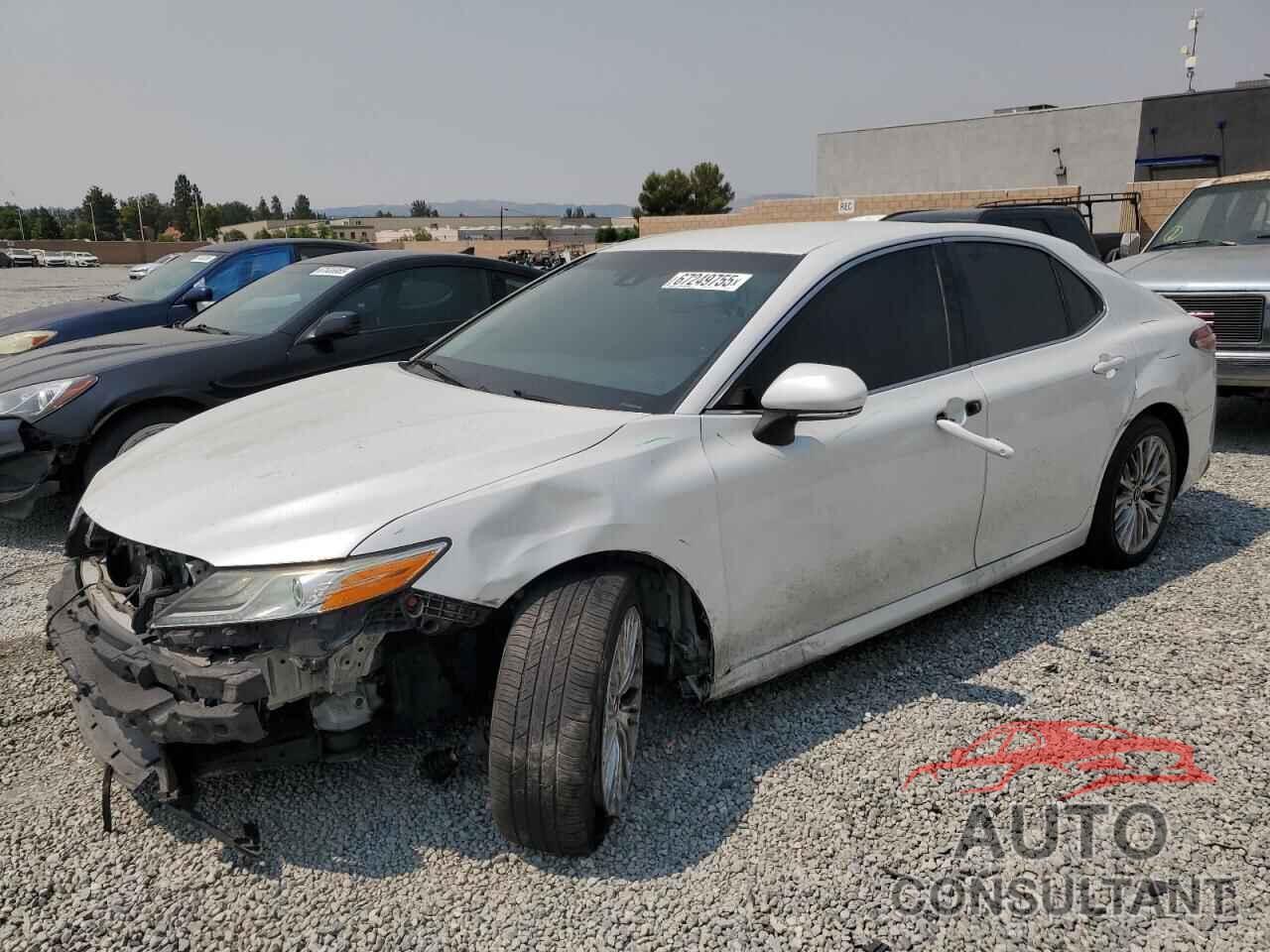 TOYOTA CAMRY 2018 - 4T1B11HK1JU016666
