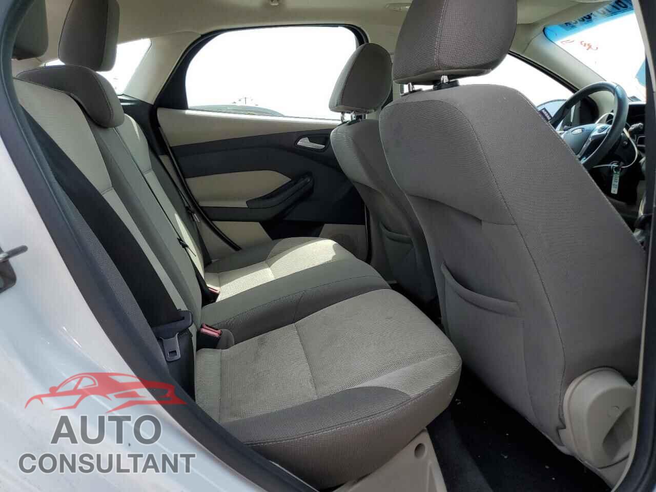 FORD FOCUS 2014 - 1FADP3K21EL211636