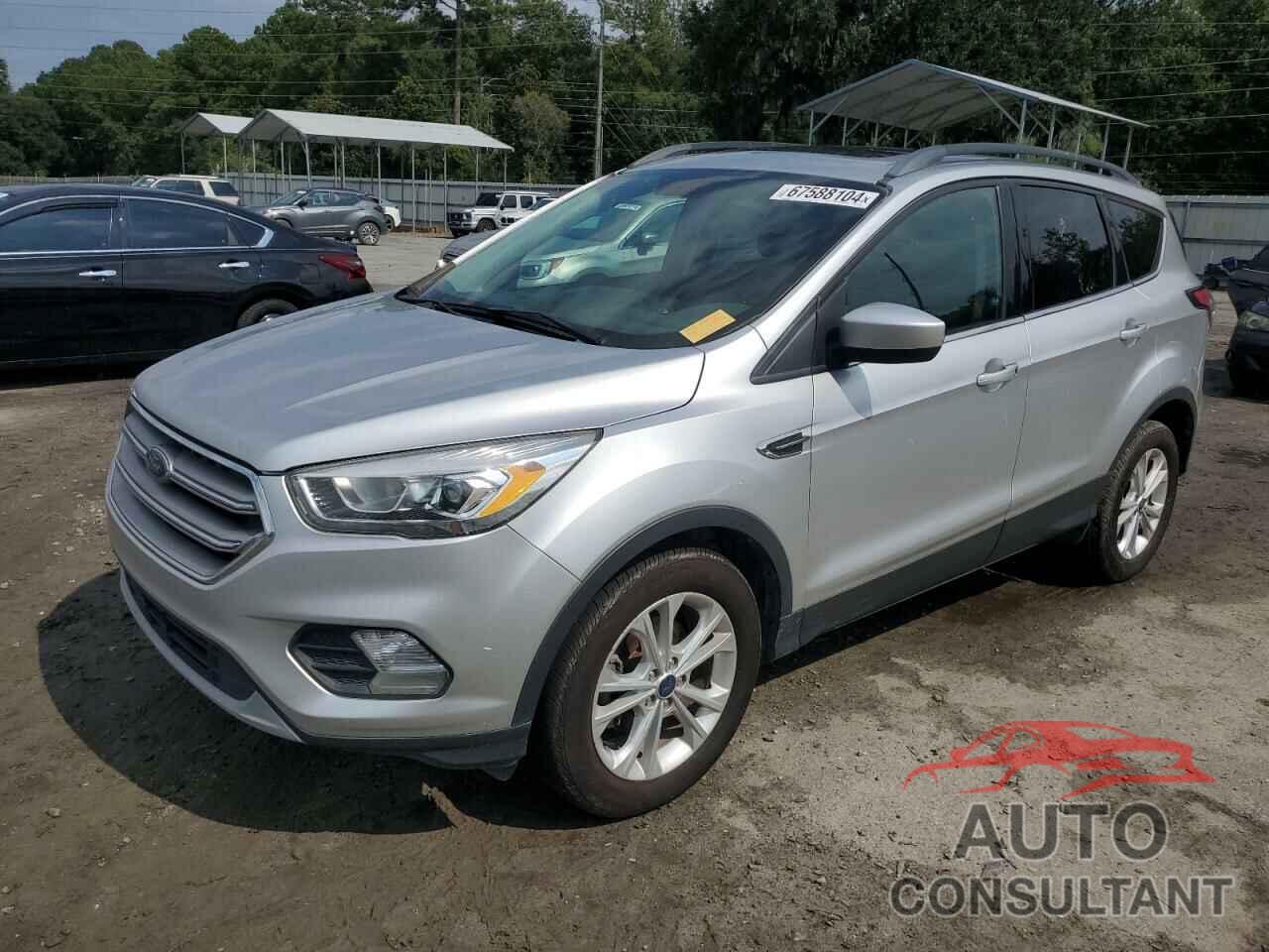 FORD ESCAPE 2017 - 1FMCU0GD3HUD24263