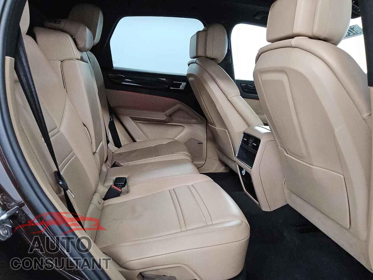 PORSCHE CAYENNE 2020 - WP1AA2AY4LDA01438