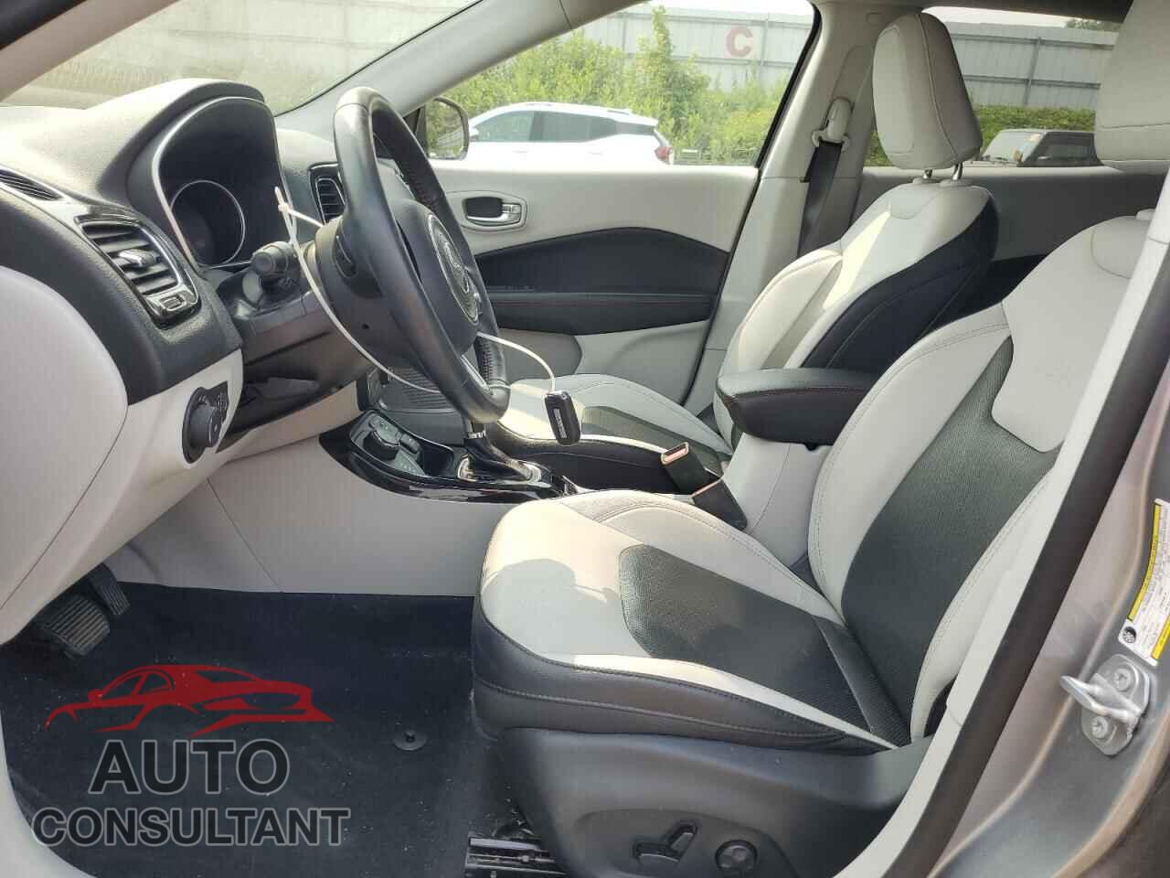 JEEP COMPASS 2019 - 3C4NJDCB3KT648526