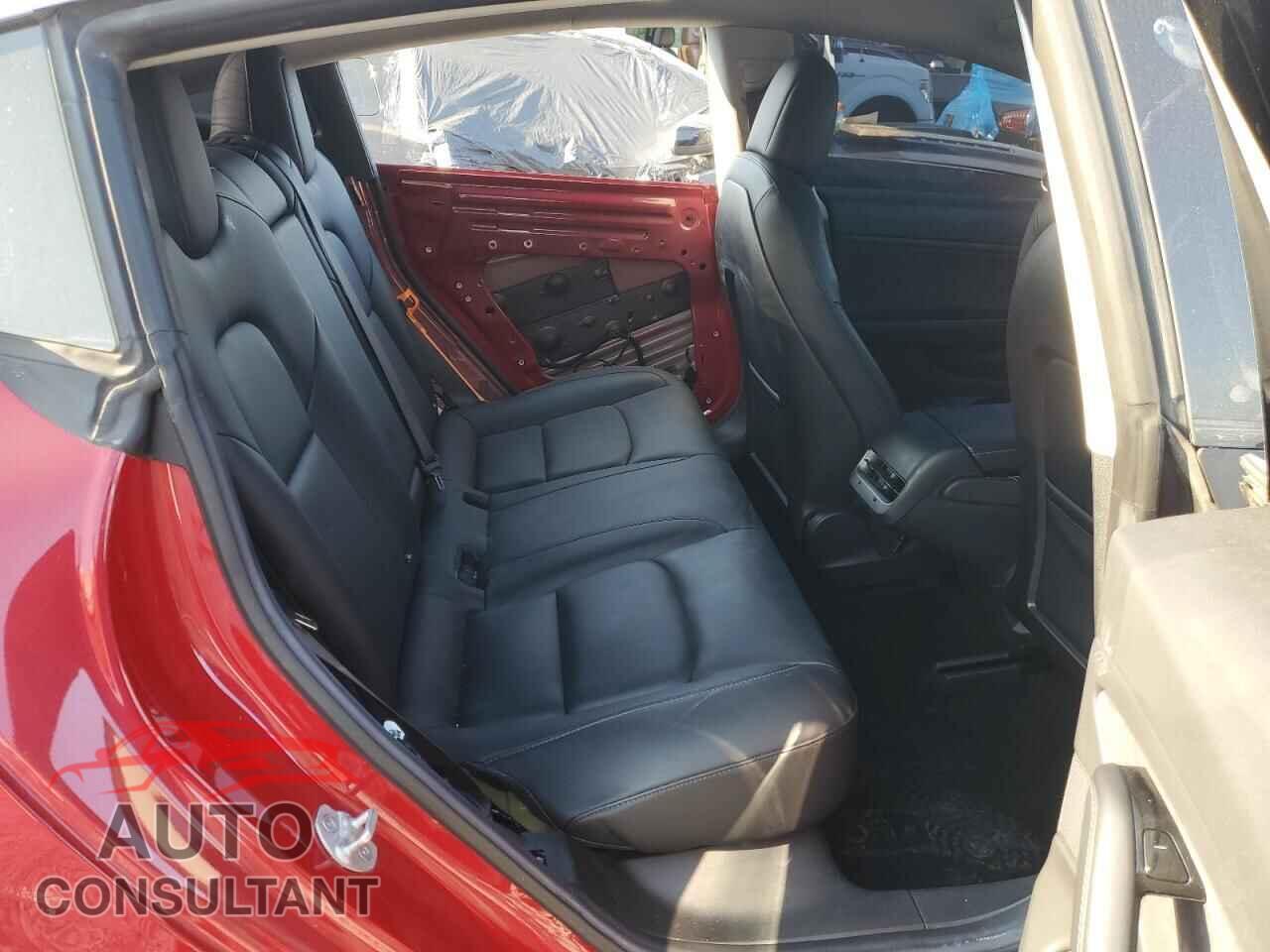 TESLA MODEL 3 2018 - 5YJ3E1EA9JF030686