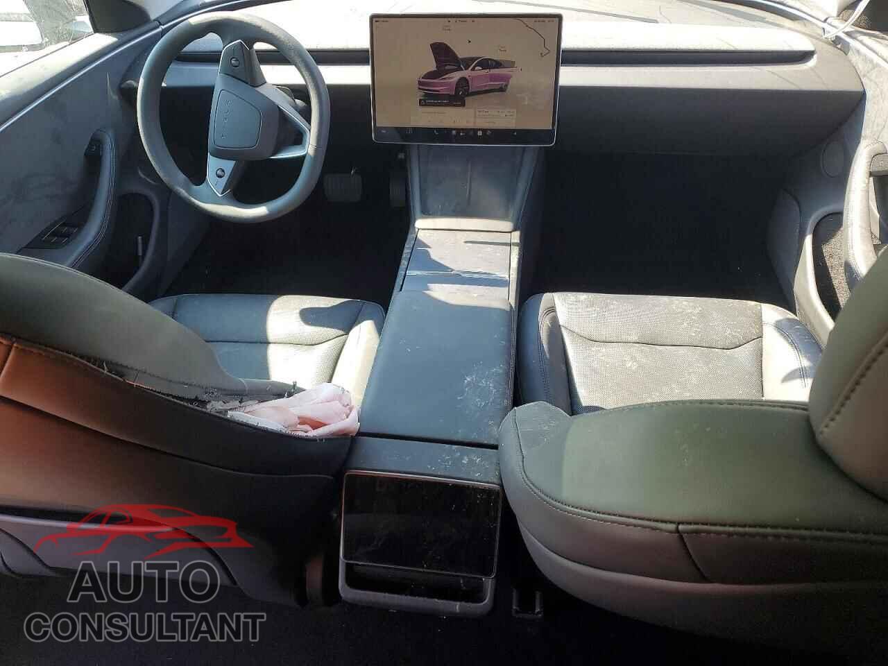TESLA MODEL 3 2024 - 5YJ3E1EBXRF799301