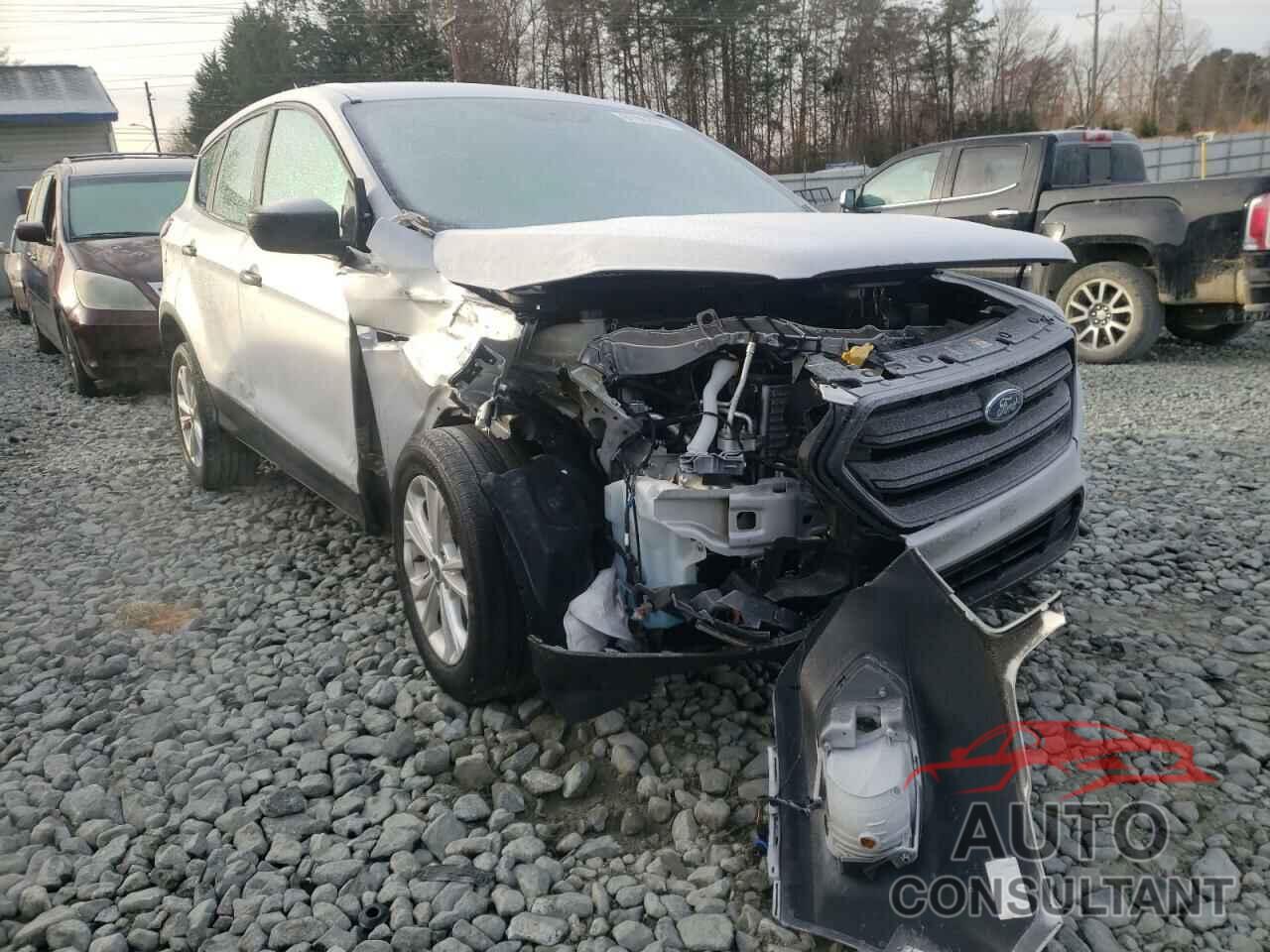 FORD ESCAPE 2018 - 1FMCU0F71JUA16624