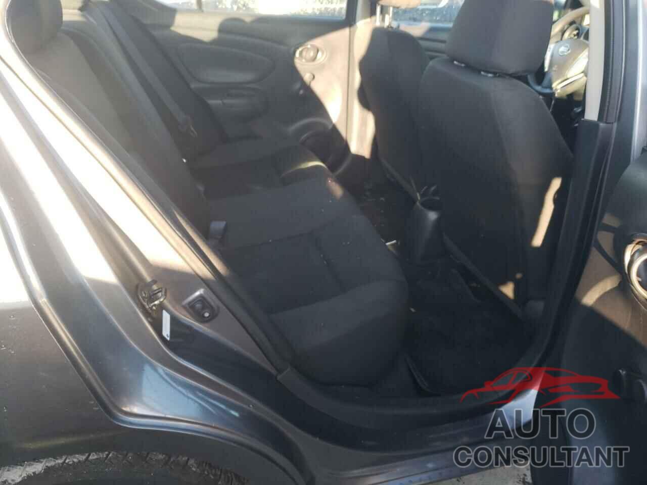 NISSAN VERSA 2018 - 3N1CN7AP4JL828577