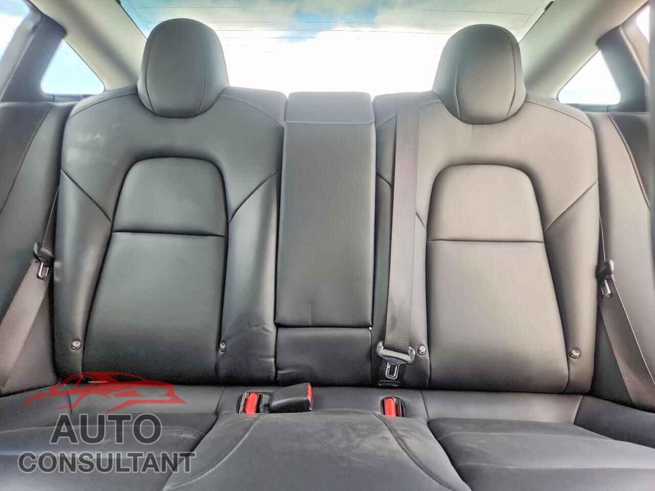 TESLA MODEL 3 2018 - 5YJ3E1EA3JF044082