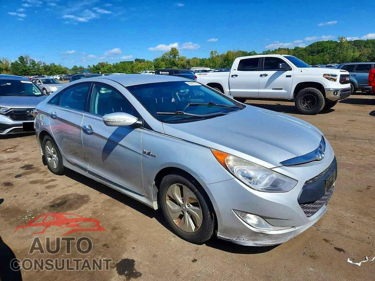 HYUNDAI SONATA 2014 - KMHEC4A45EA117723