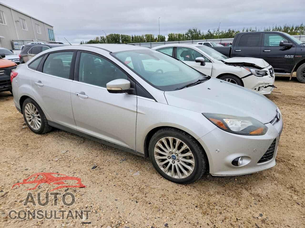 FORD FOCUS 2012 - 1FAHP3J22CL203352