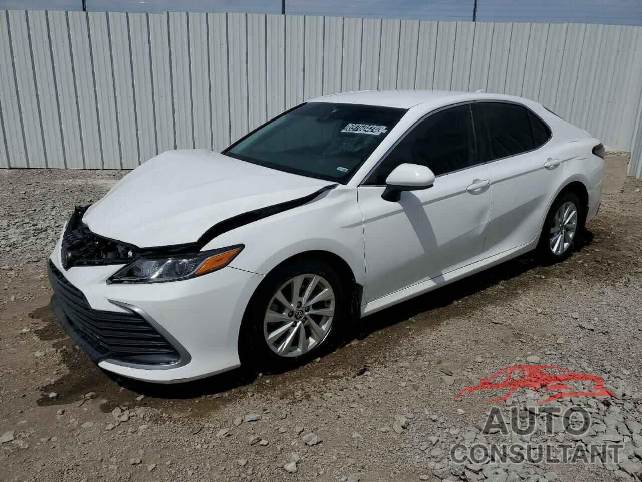TOYOTA CAMRY 2022 - 4T1C11AK8NU659262