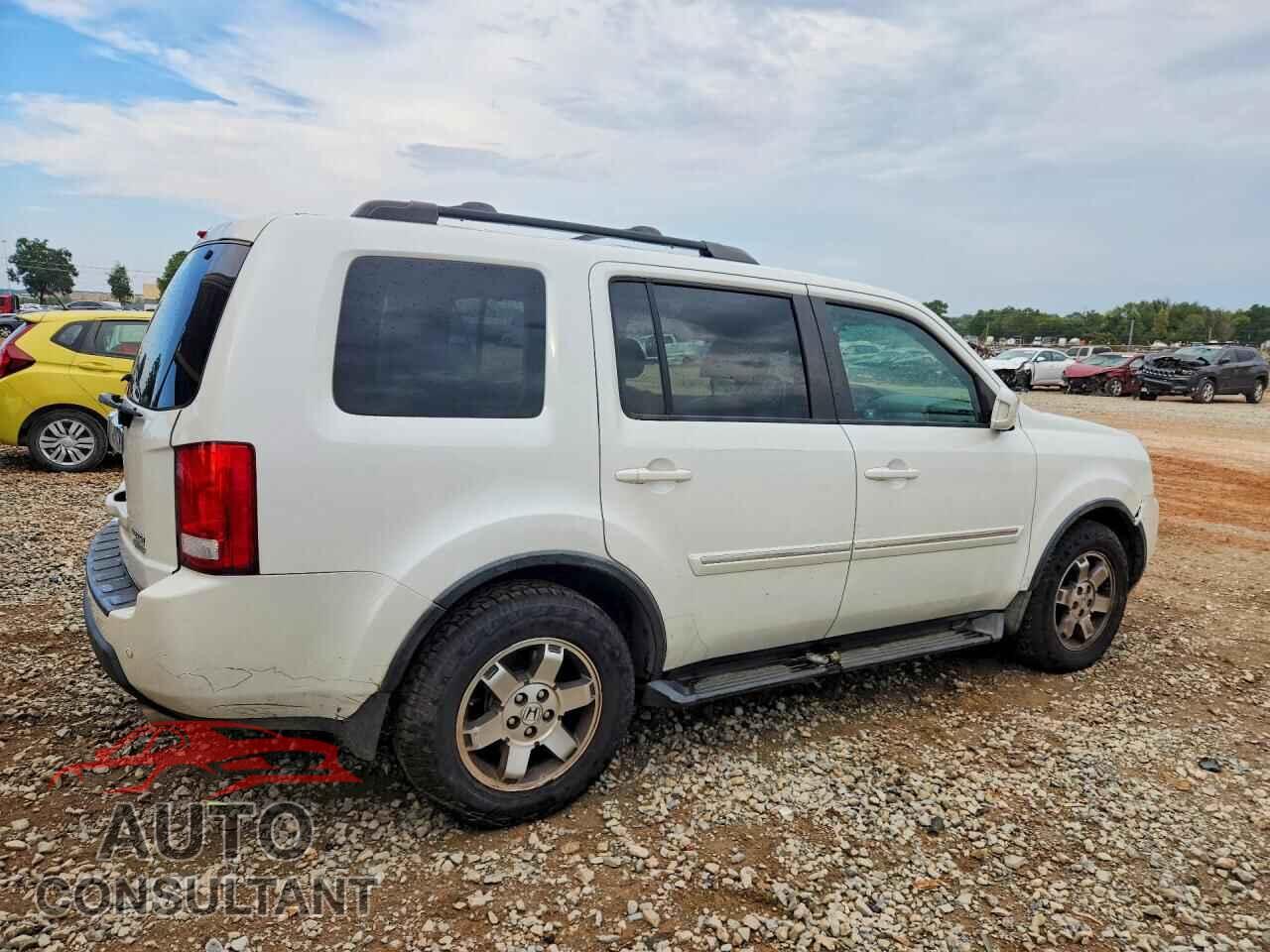 HONDA PILOT 2011 - 5FNYF4H9XBB009773