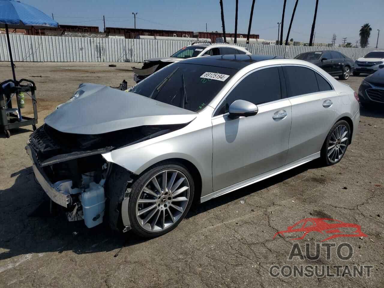 MERCEDES-BENZ A-CLASS 2019 - WDD3G4EB7KW012811