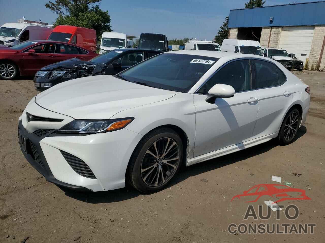 TOYOTA CAMRY 2018 - 4T1B11HK0JU072775