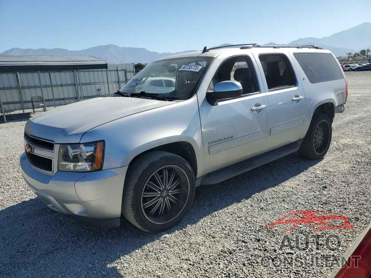 CHEVROLET SUBURBAN 2013 - 1GNSCJE05DR371789
