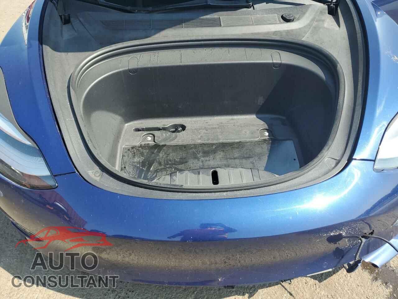 TESLA MODEL 3 2018 - 5YJ3E1EB0JF150983