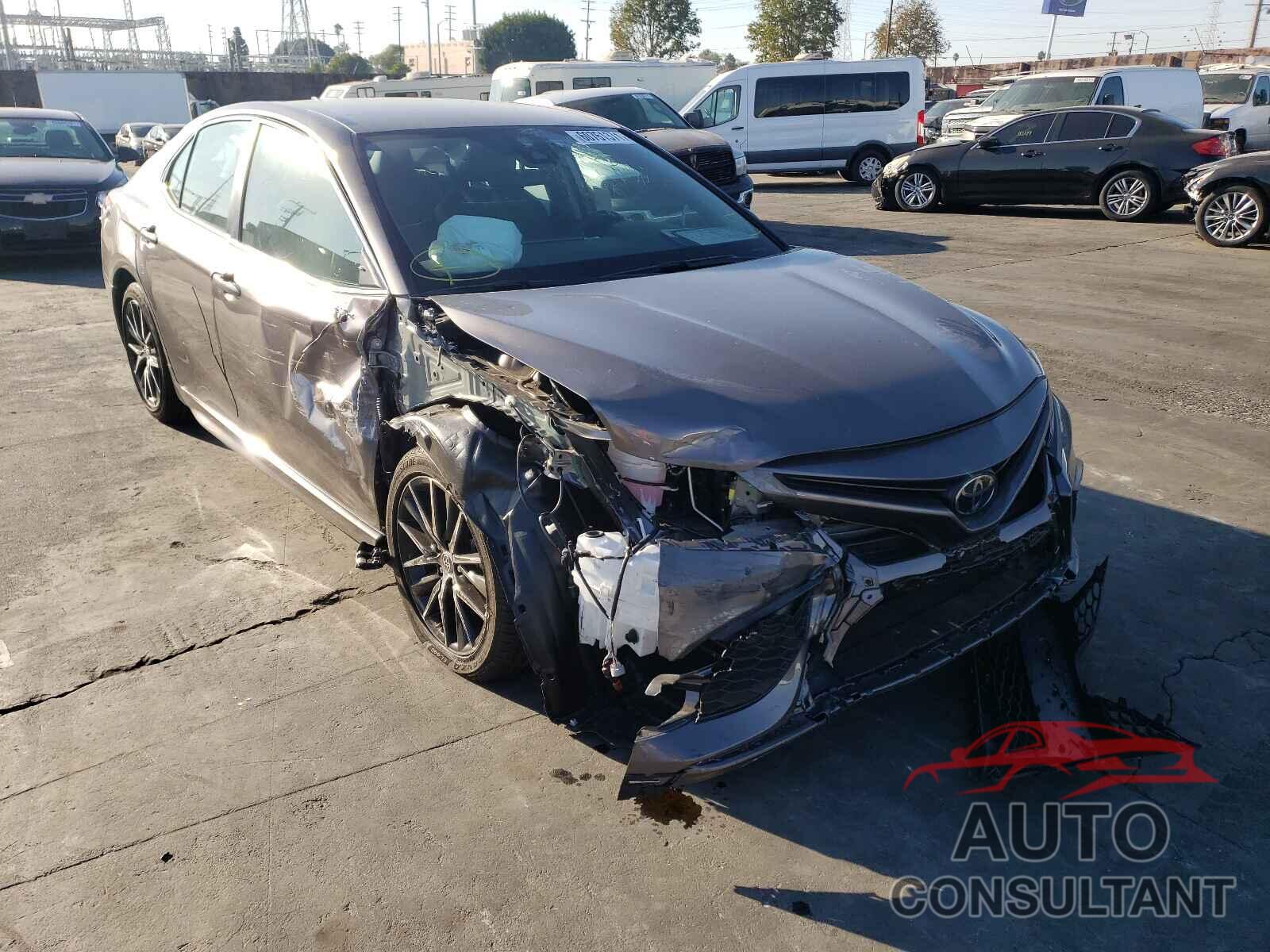 TOYOTA CAMRY 2021 - 4T1G11AK5MU484274