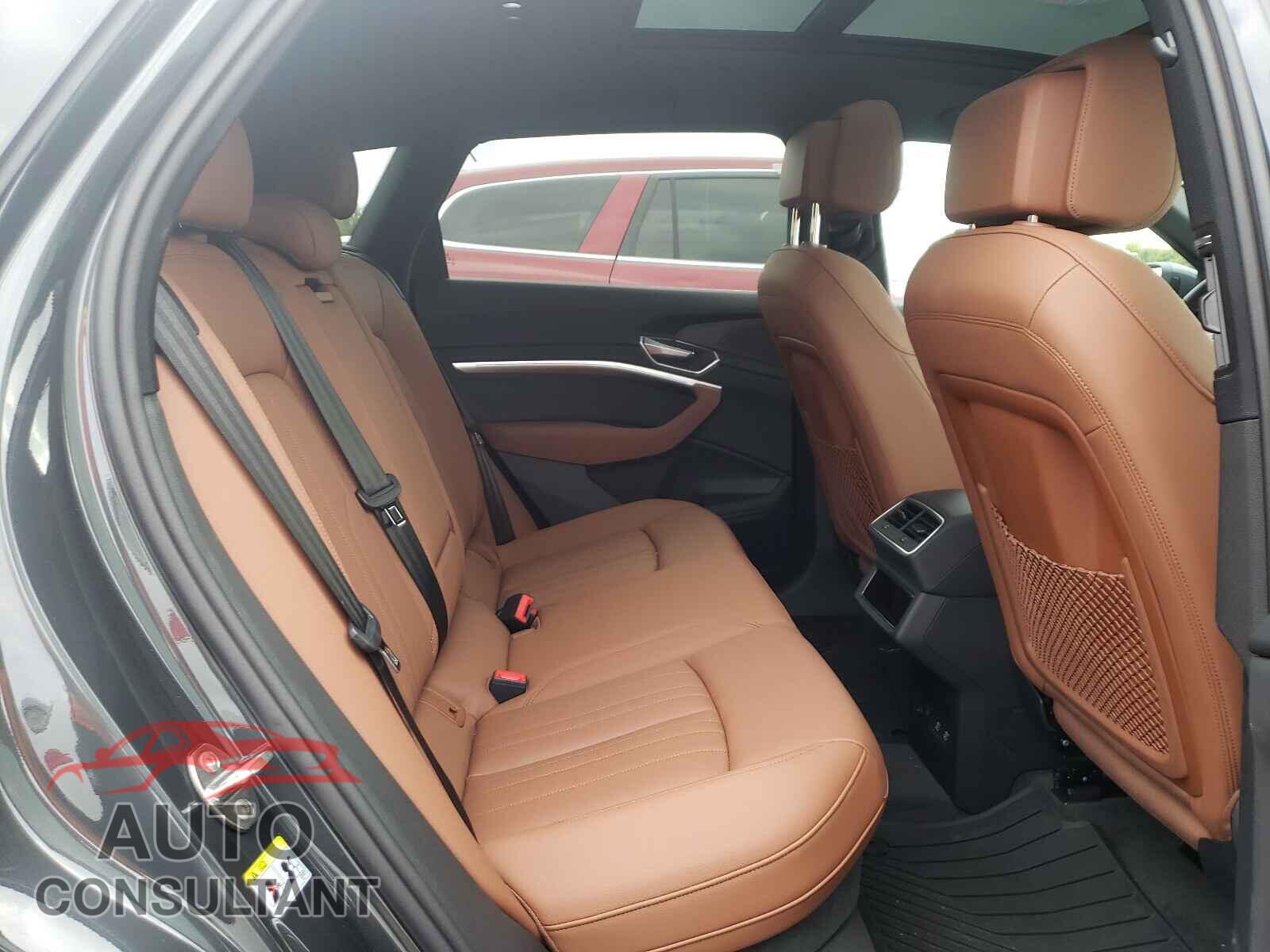 AUDI E-TRON 2021 - WA1AAAGE2MB008128