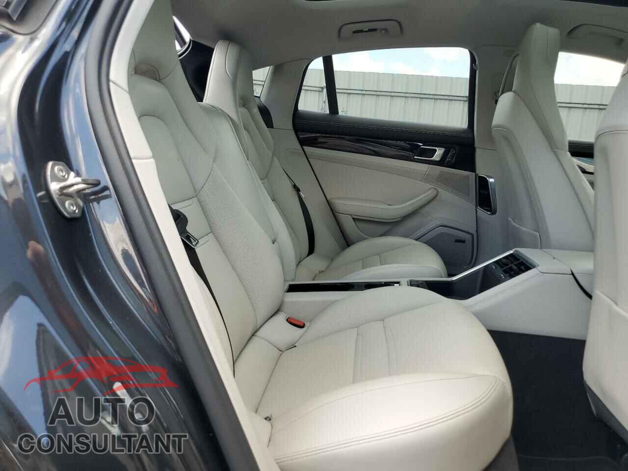 PORSCHE PANAMERA 2017 - WP0AB2A70HL123703