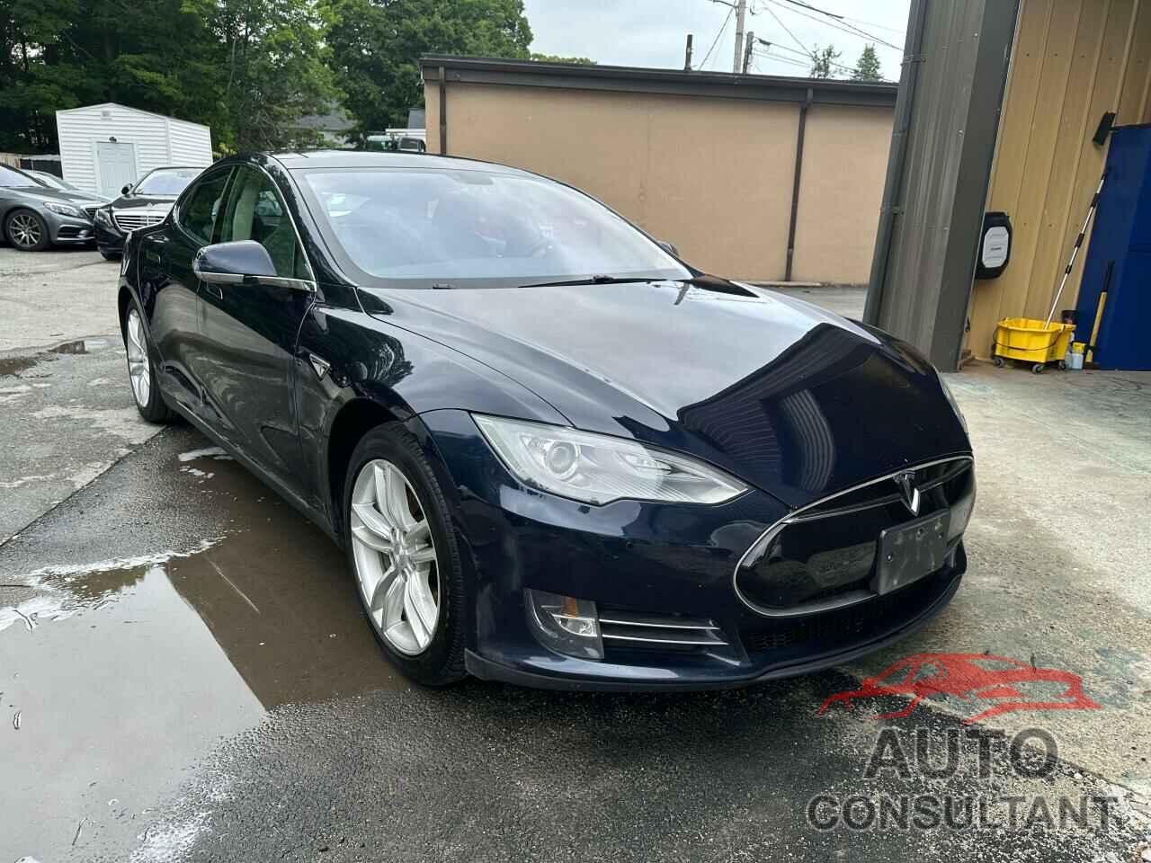 TESLA MODEL S 2014 - 5YJSA1H14EFP41320