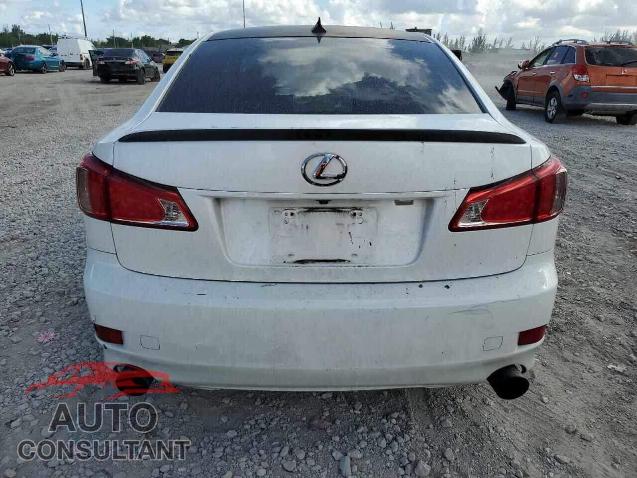 LEXUS IS 2012 - JTHBF5C27C2103103