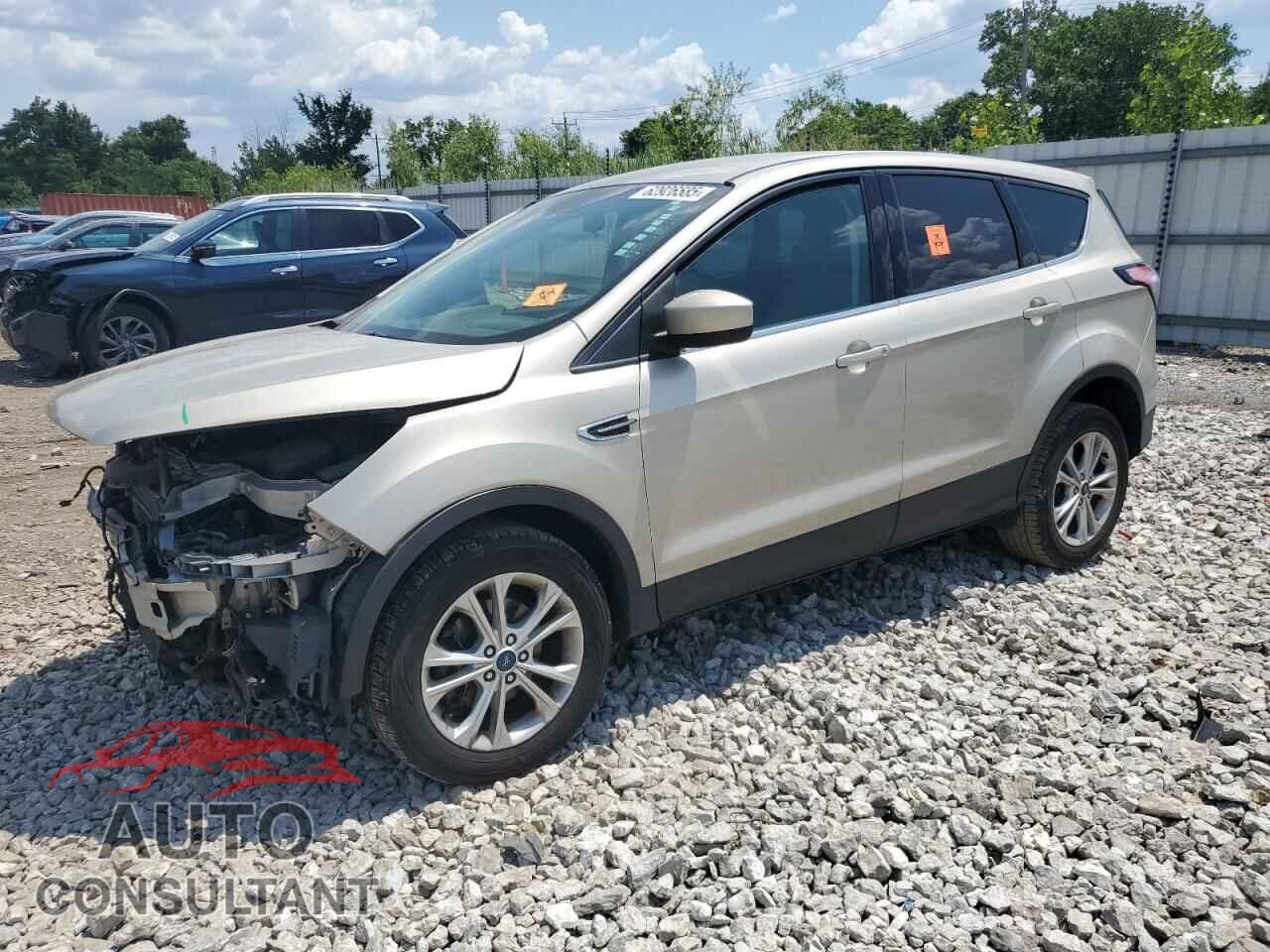 FORD ESCAPE 2017 - 1FMCU9GD2HUC28029
