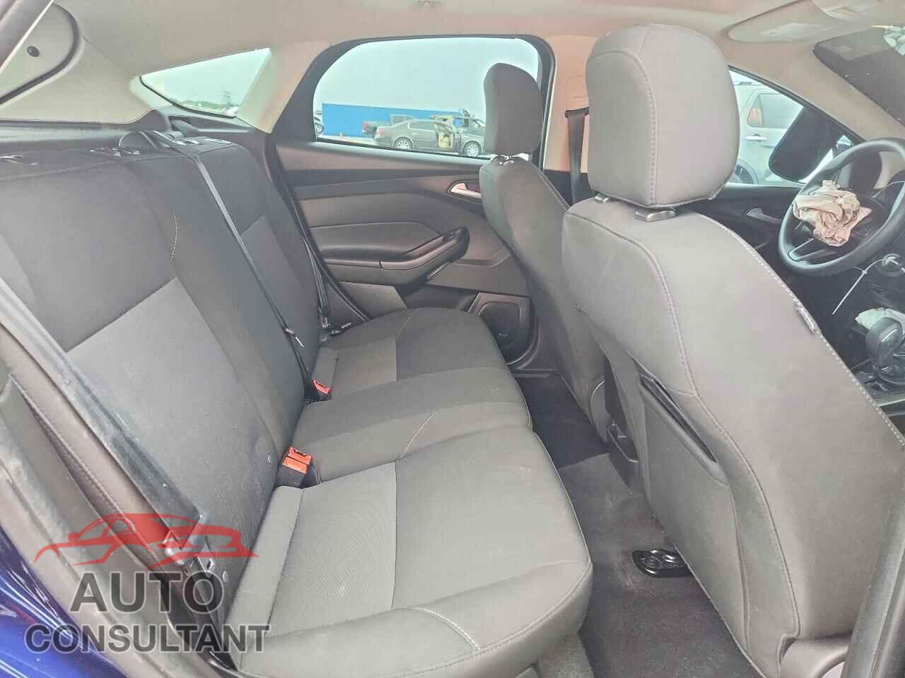 FORD FOCUS 2017 - 1FADP3M26HL306422