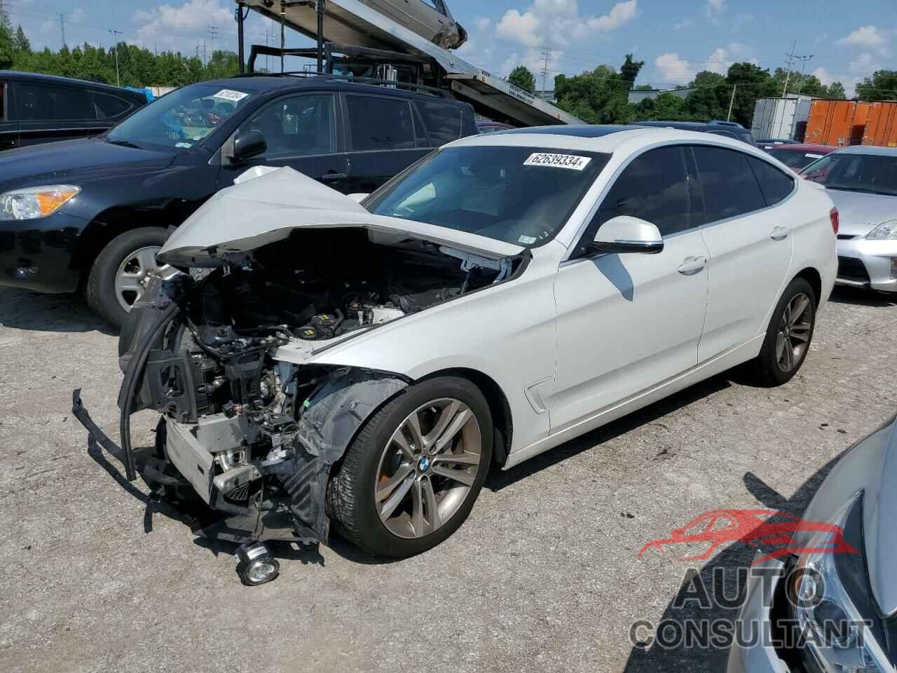 BMW 3 SERIES 2018 - WBA8Y3C50JG451200