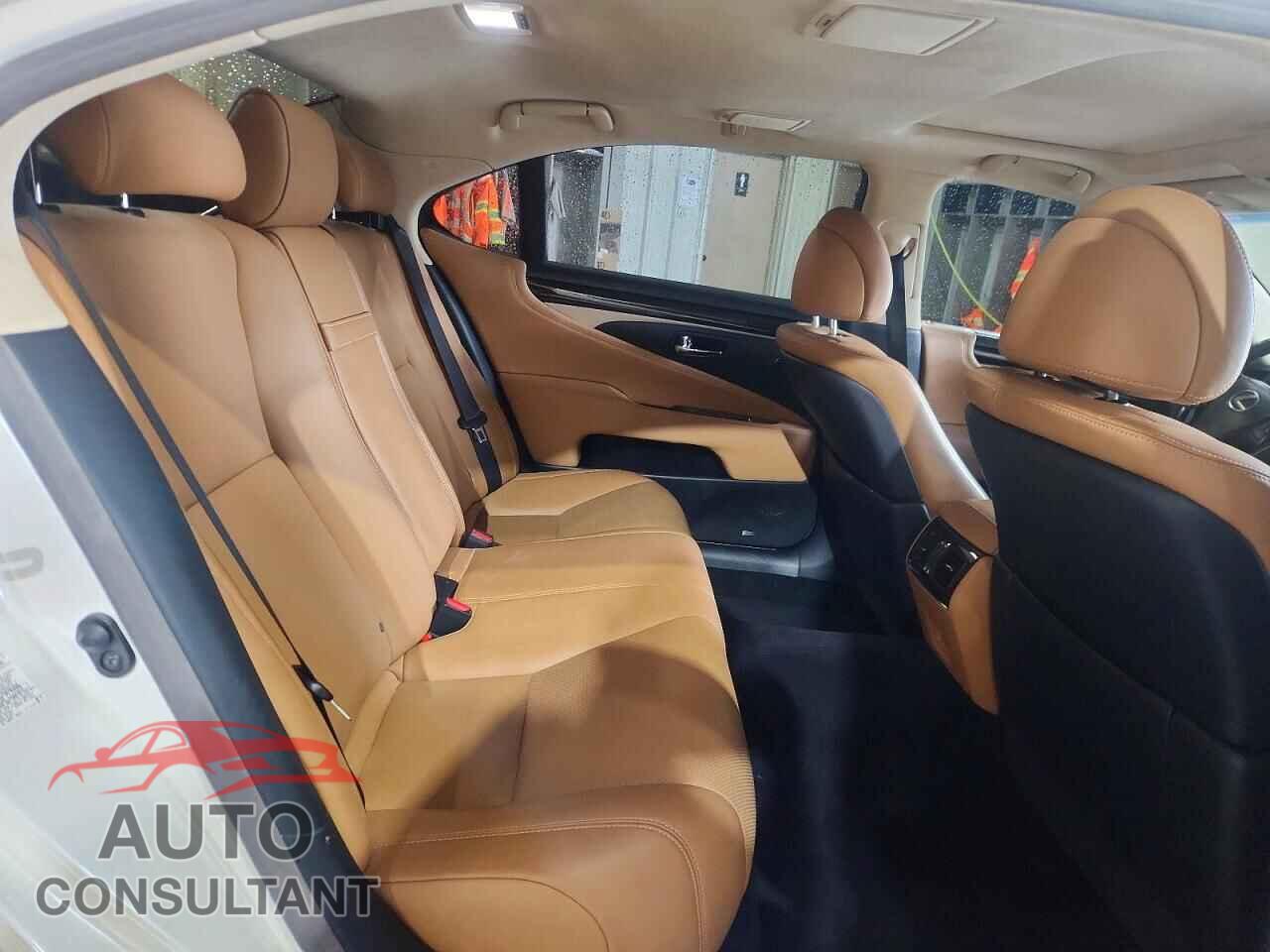 LEXUS LS460 2016 - JTHDL5EF2G5007739