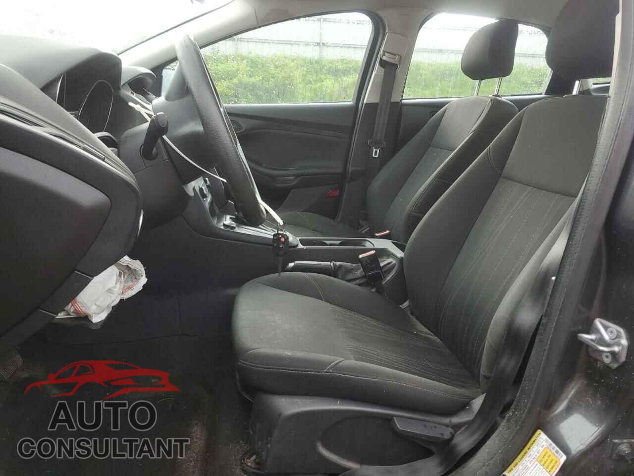 FORD FOCUS 2017 - 1FADP3E27HL234516