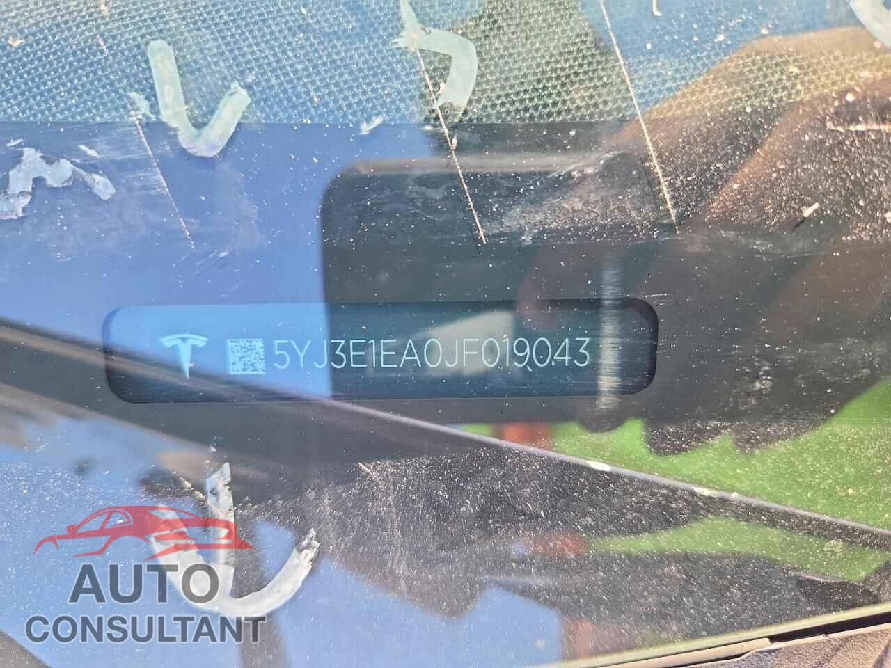 TESLA MODEL 3 2018 - 5YJ3E1EA0JF019043