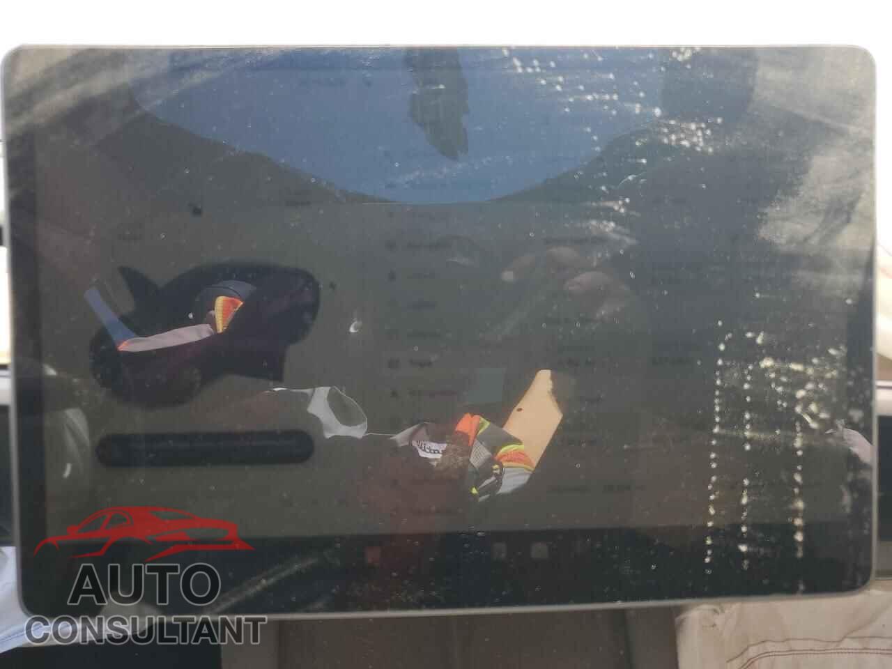 TESLA MODEL 3 2022 - 5YJ3E1EA5NF250235