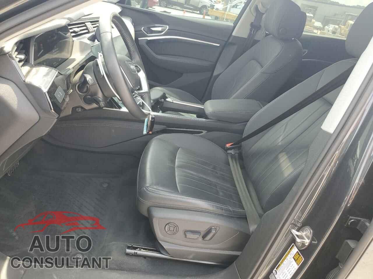AUDI E-TRON 2021 - WA1AAAGE2MB010865