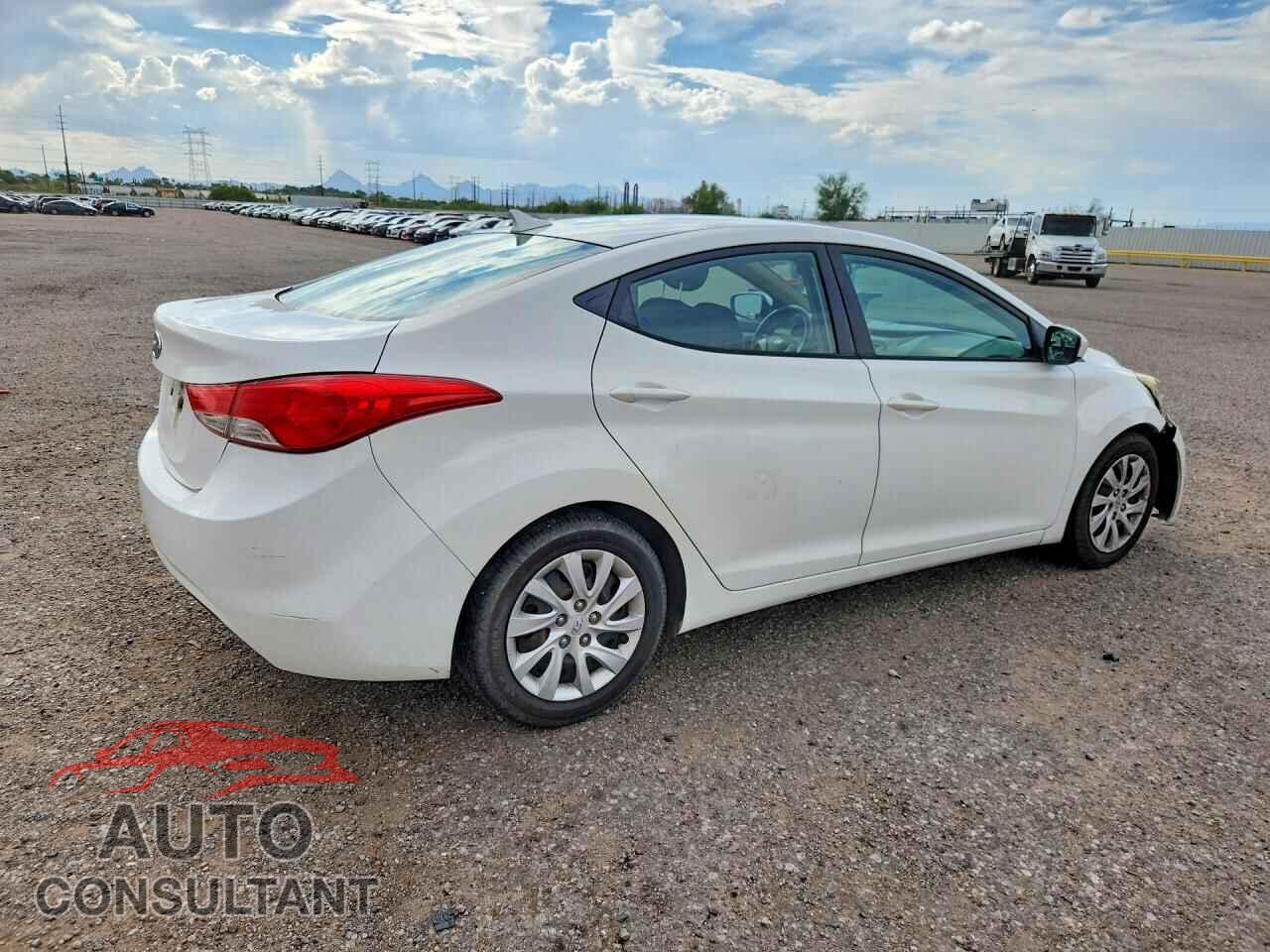 HYUNDAI ELANTRA 2013 - 5NPDH4AE4DH211237