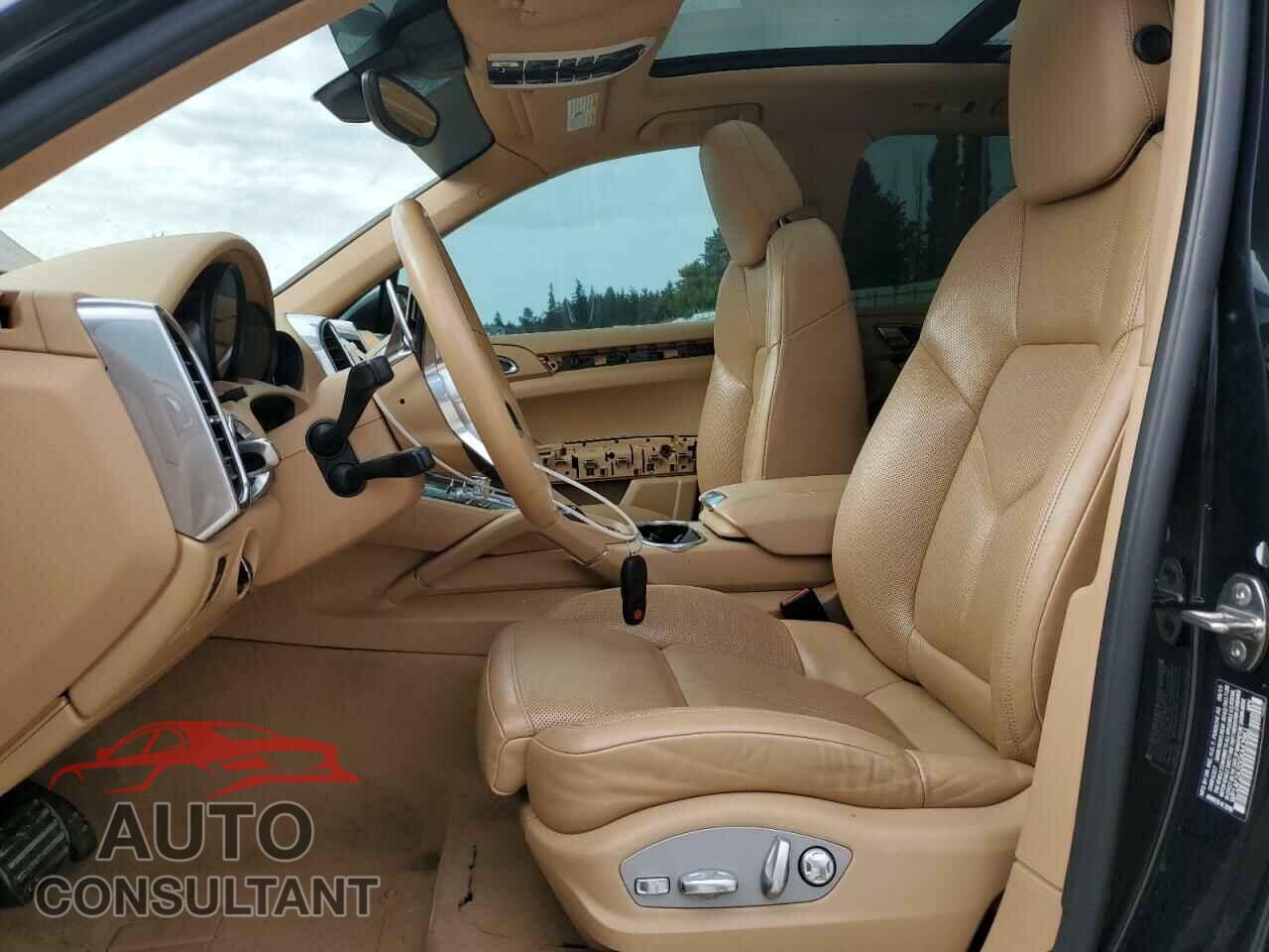 PORSCHE CAYENNE 2016 - WP1AF2A20GKA43961