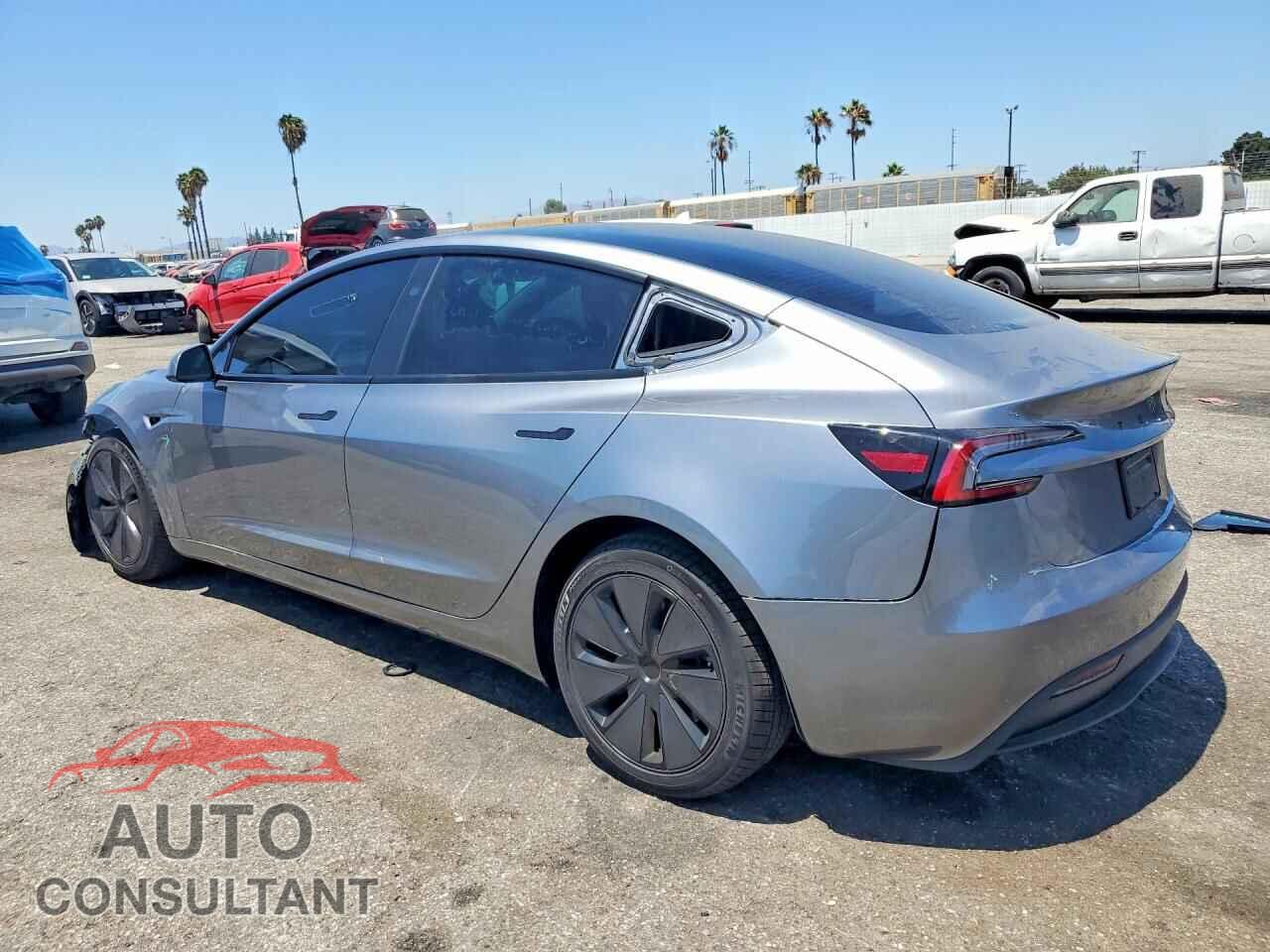 TESLA MODEL 3 2026 - 5YJ3E1EA3TF208885