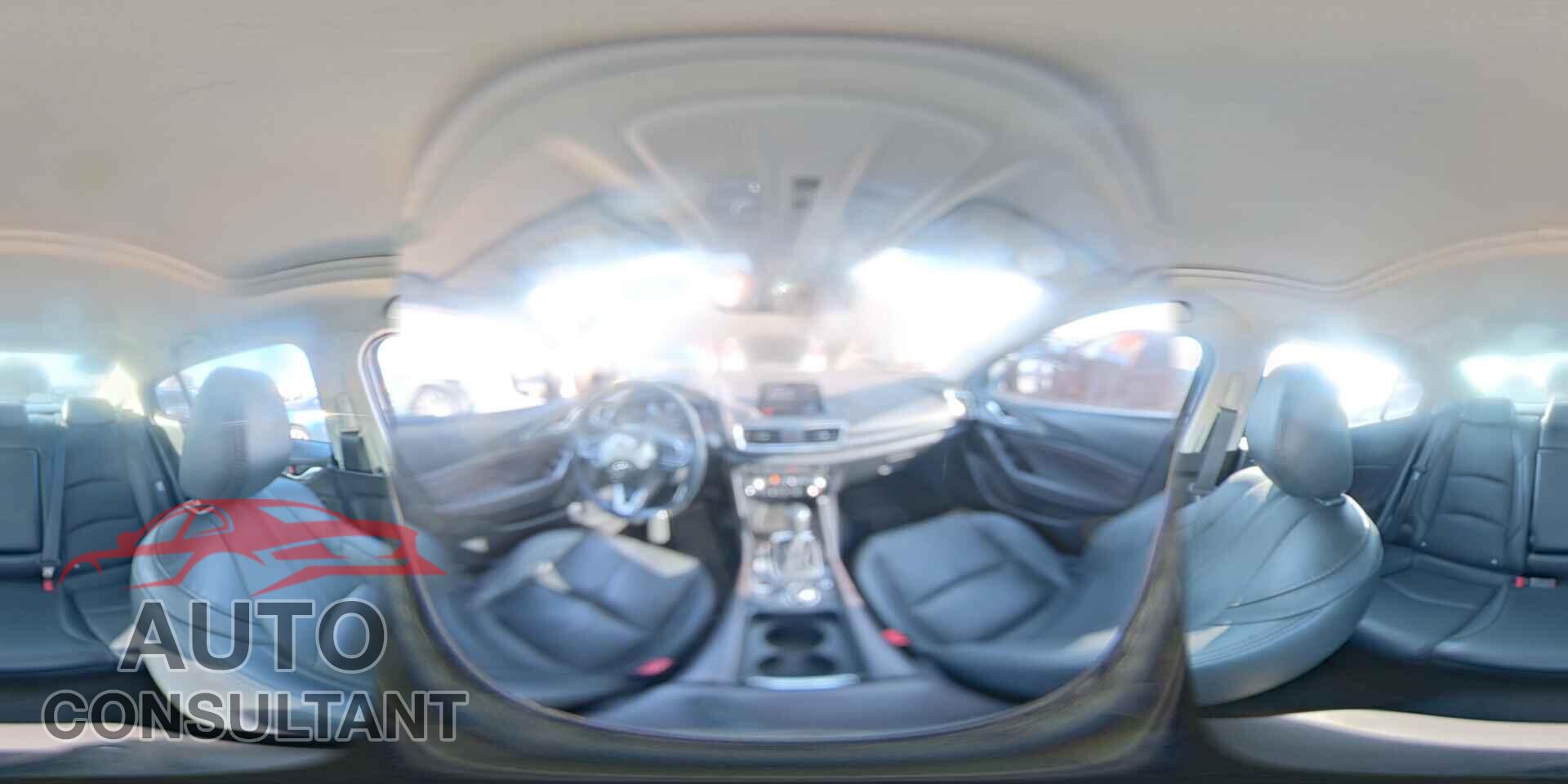 MAZDA 3 2018 - 3MZBN1W38JM229104