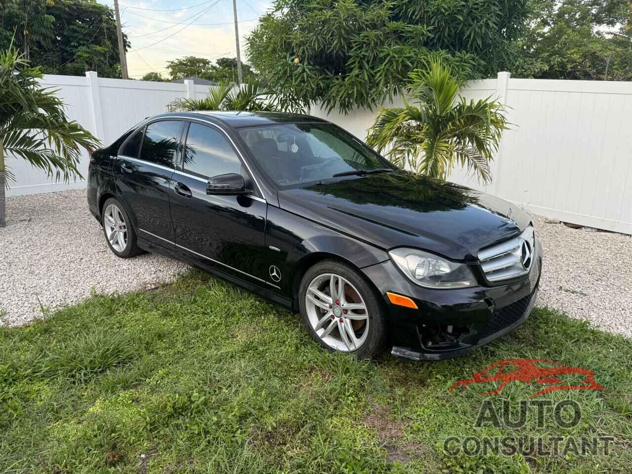 MERCEDES-BENZ C-CLASS 2012 - WDDGF4HB2CA628429