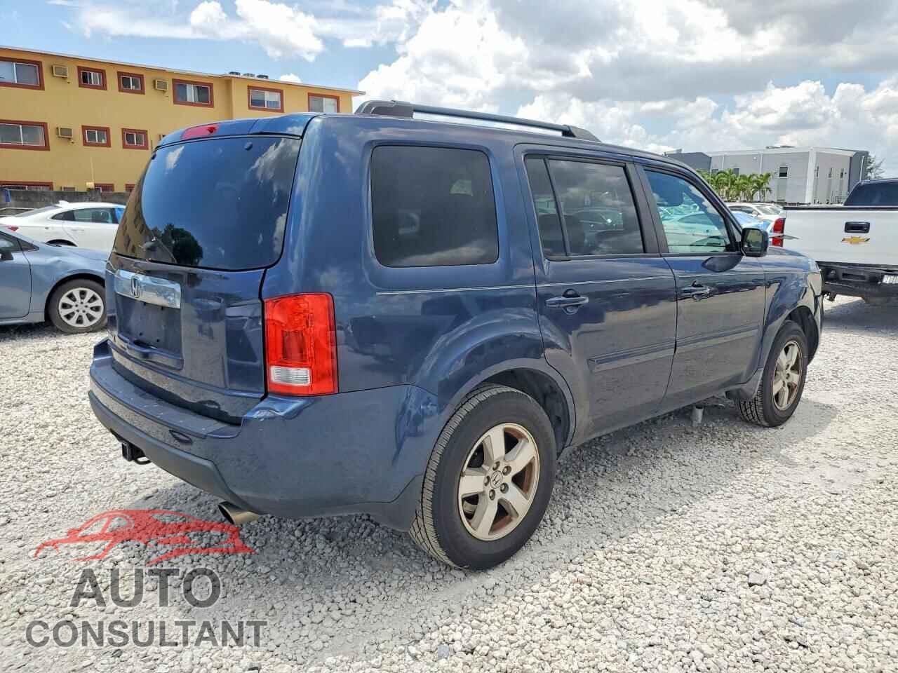 HONDA PILOT 2011 - 5FNYF3H60BB037355