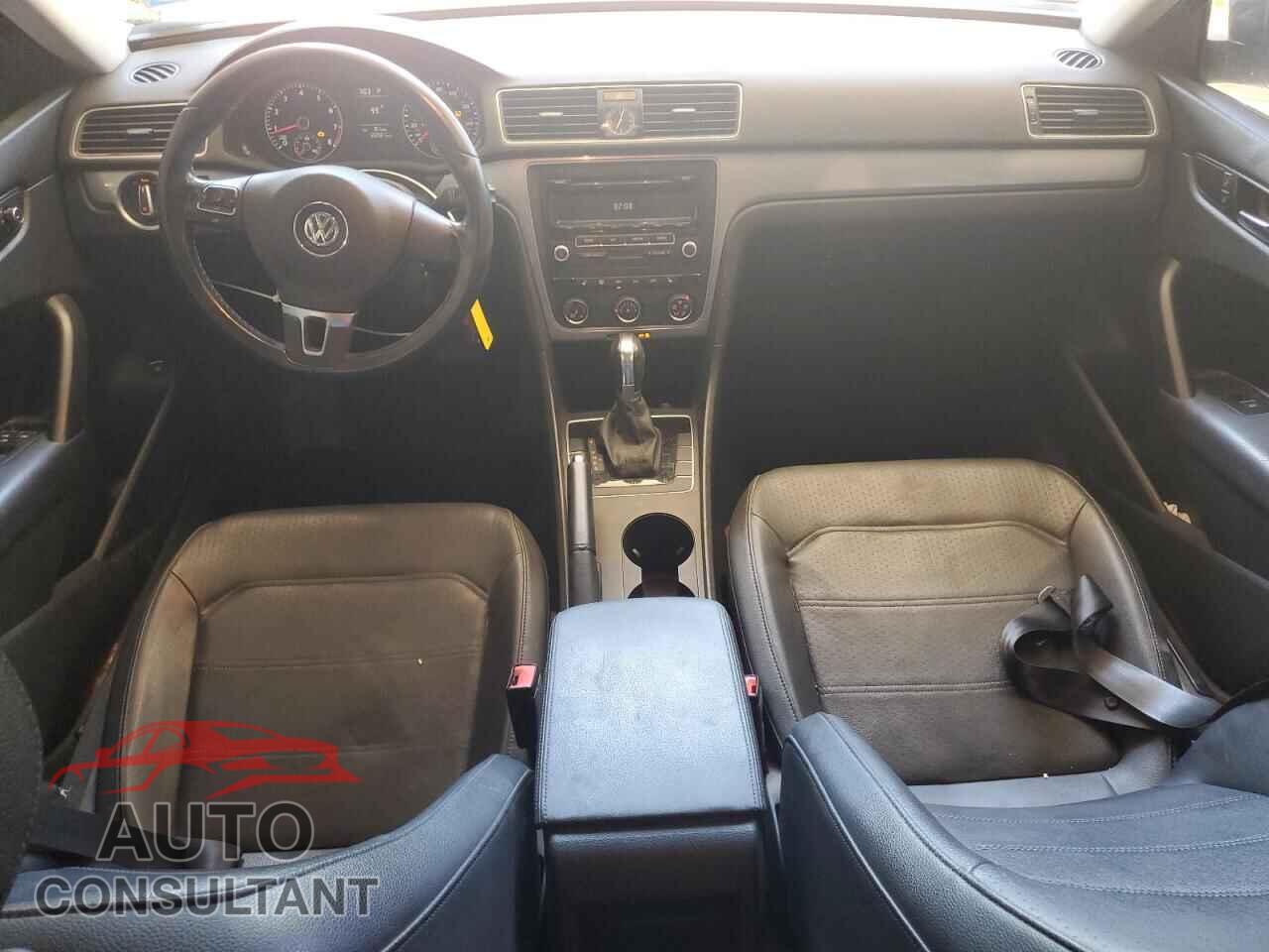 VOLKSWAGEN PASSAT 2014 - 1VWAP7A32EC004832