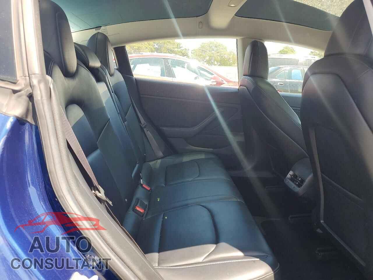 TESLA MODEL 3 2018 - 5YJ3E1EAXJF008101