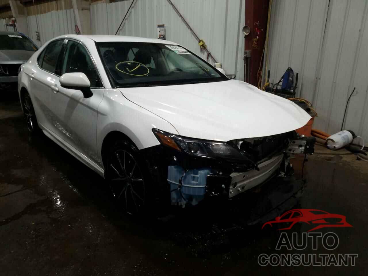 TOYOTA CAMRY 2021 - 4T1G11AK5MU552993