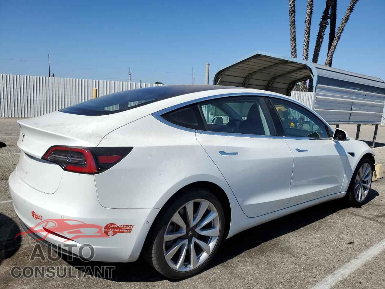 TESLA MODEL 3 2018 - 5YJ3E1EA4JF052997