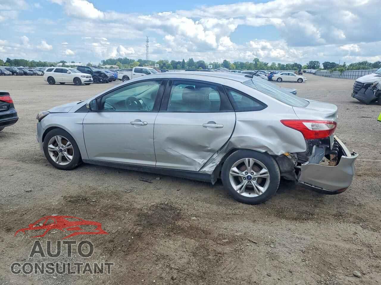 FORD FOCUS 2014 - 1FADP3F22EL352726