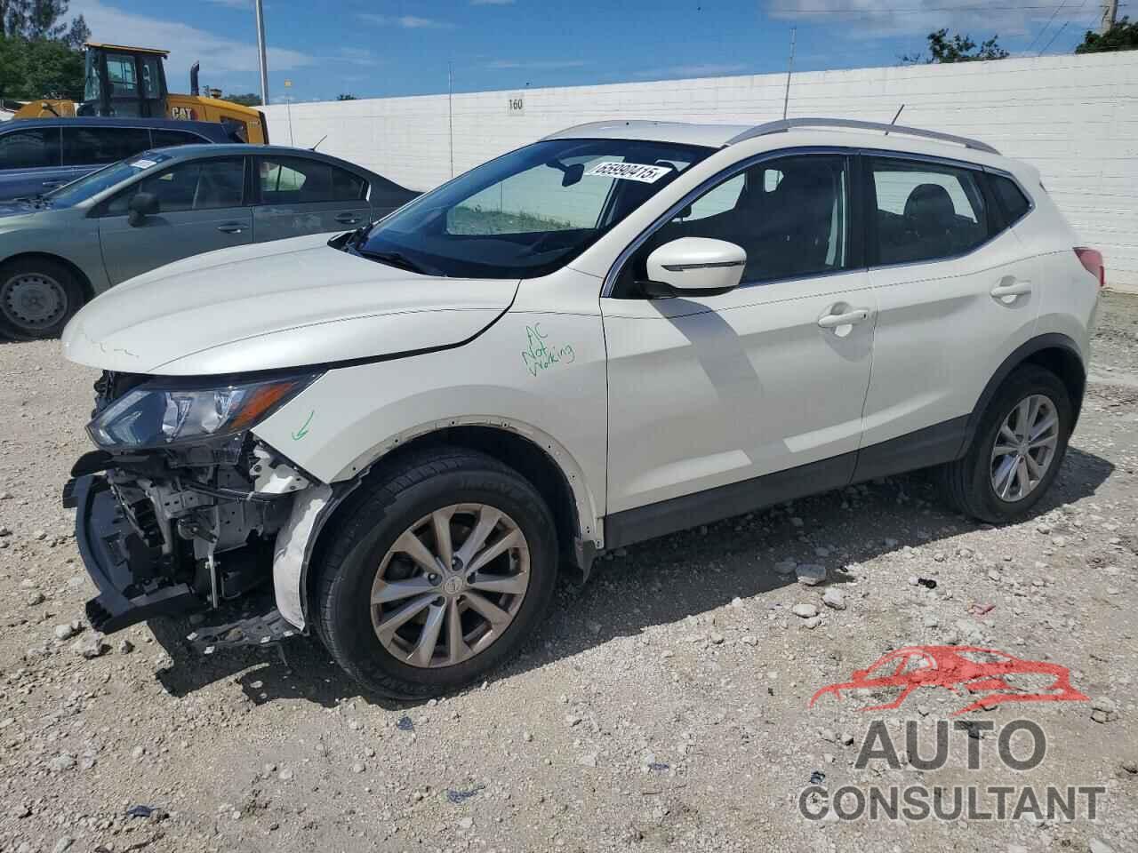NISSAN ROGUE 2017 - JN1BJ1CP8HW018696
